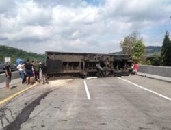 4 Cara Cegah Ban Truk Pecah Di Jalan Tol