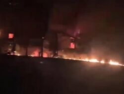 Kapal Tanker Energi Raksasa Terkena Ranjau Di Selat Hormuz dan Terbakar